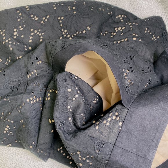 Eyelet Lace Black Pencil Skirt with Pockets EUC Midi Ann Taylor Brand - Picture 13 of 13